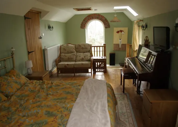 Rural Retreat, Central Location, Close To Beaches
