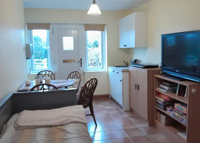 Rural Retreat, Central Location, Close To Beaches